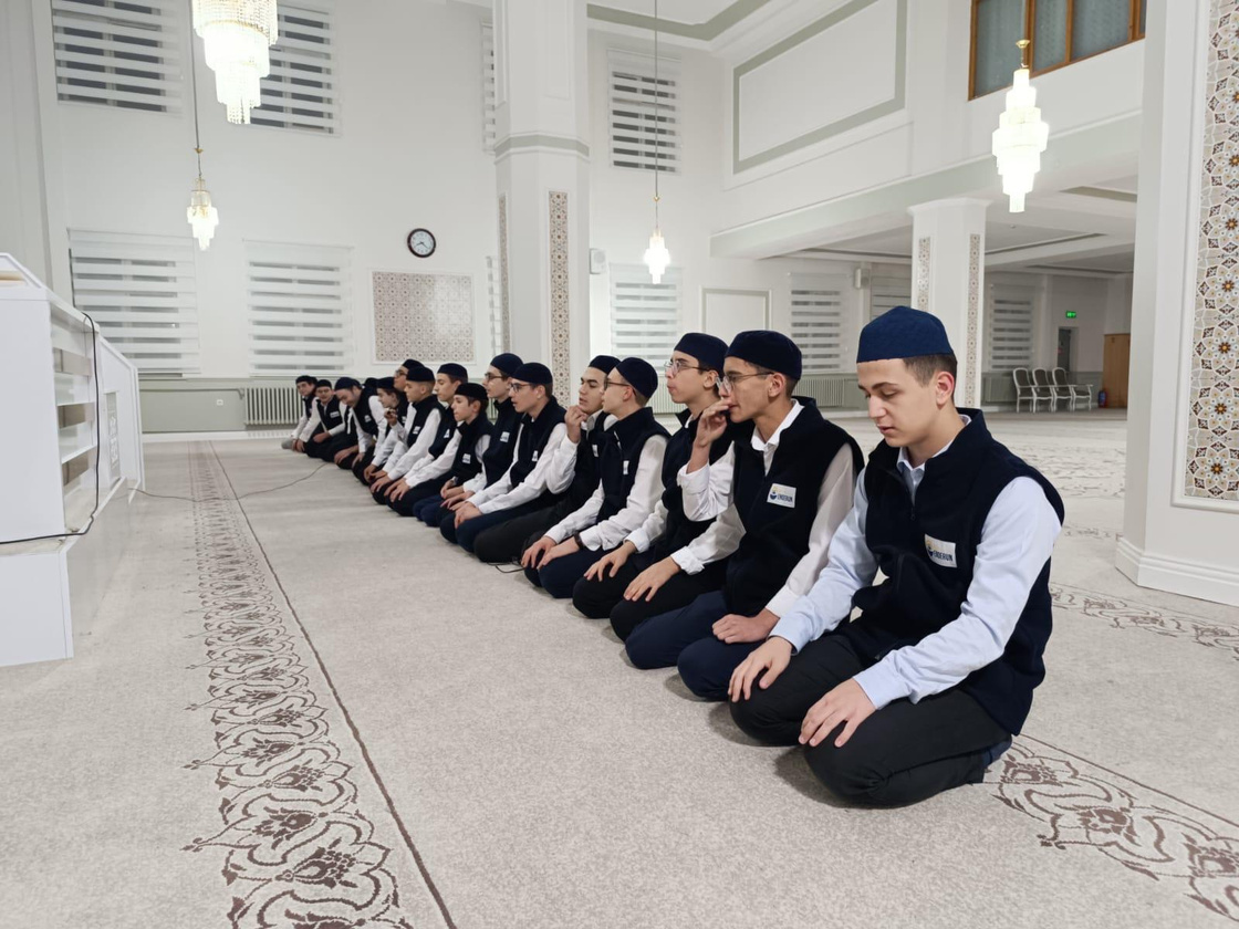 Hadisi Şerif Tekrarı İhvan Hatim Programı 10.10.2024 foto?raf? 1