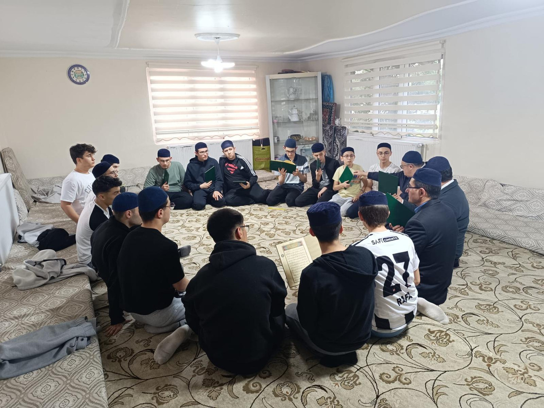 Mehmet Yıldız Kardeşimizin Yemek Ve Hatim Programı 16.05.2025 foto?raf? 2