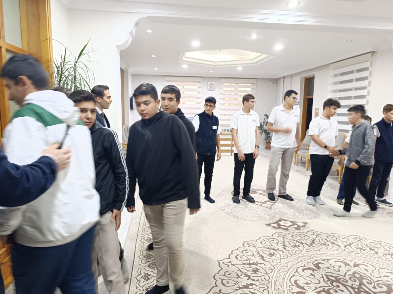 18.10.2024 Cuma Yıldız Talebe Yurdu talebelerinin Yurdumuzu Ziyareti ve Enderun Tanıtımı fotoğrafı 2
