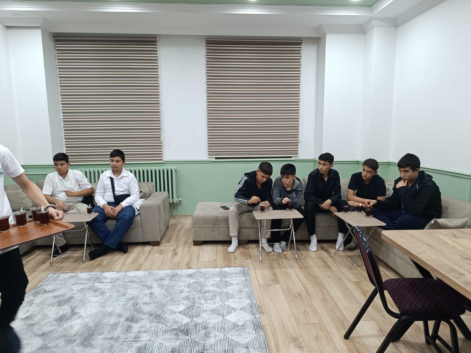 18.10.2024 Cuma Yıldız Talebe Yurdu talebelerinin Yurdumuzu Ziyareti ve Enderun Tanıtımı fotoğrafı 3