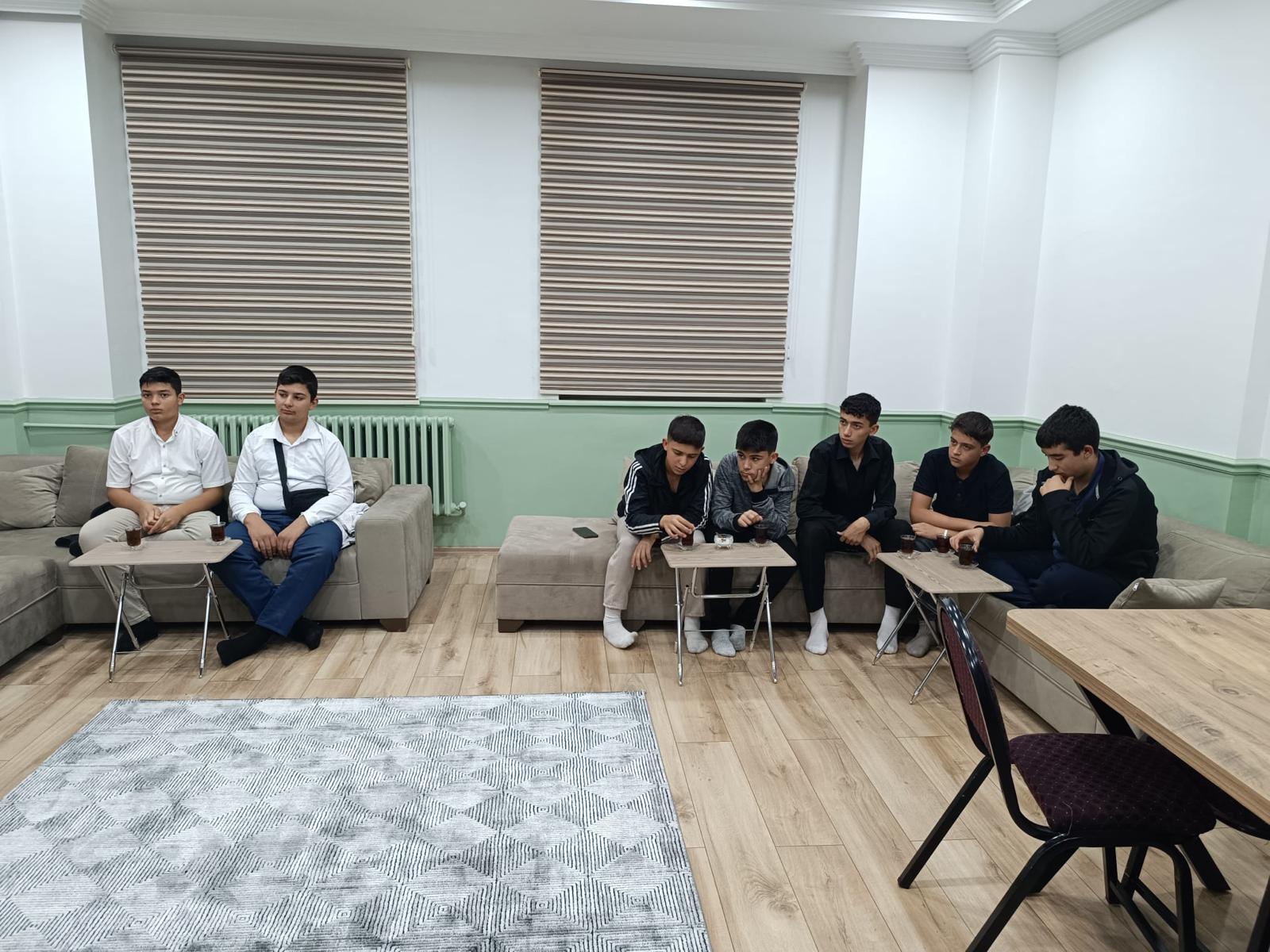 18.10.2024 Cuma Yıldız Talebe Yurdu talebelerinin Yurdumuzu Ziyareti ve Enderun Tanıtımı fotoğrafı 4